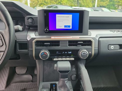 Certified 2026 Toyota Tacoma SR5 AWD/4WD image 21