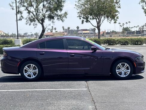 Used 2021 Dodge Charger SXT w/ Leather Interior Group RWD image 9