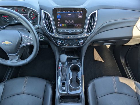 Used 2024 Chevrolet Equinox Premier image 7