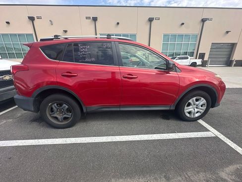 Used 2015 Toyota RAV4 LE AWD/4WD image 2