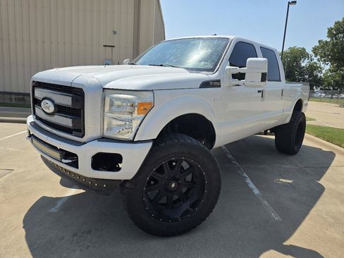 Used 2015 Ford F250 Platinum w/ FX4 Off-Road Package AWD/4WD image 2