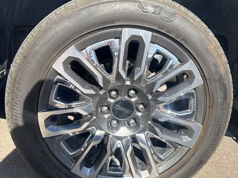 Used 2023 GMC Sierra 1500 Denali Ultimate AWD/4WD image 7