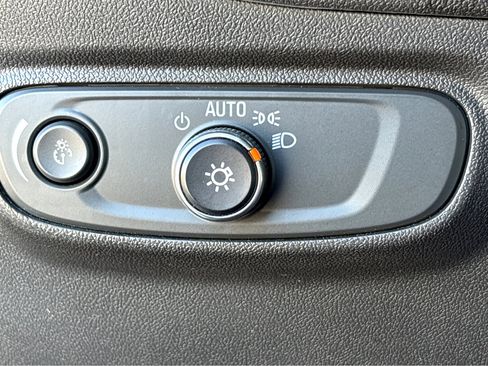 Used 2023 Chevrolet Equinox LS w/ LS Convenience Package image 11