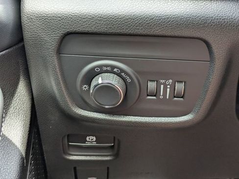 Used 2024 Jeep Grand Cherokee L Altitude AWD/4WD image 33