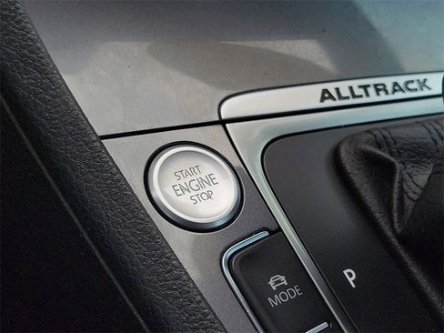 Used 2017 Volkswagen Golf Alltrack SE image 10