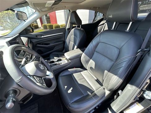 Certified 2024 Nissan Altima 2.5 SR w/ SR Premium Package image 15