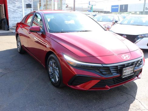 Used 2024 Hyundai Elantra SEL image 7