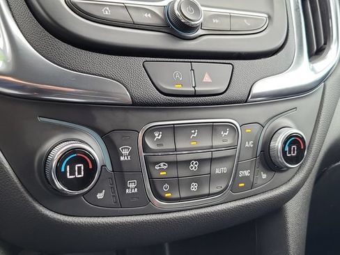 Used 2024 Chevrolet Equinox LT FWD image 25