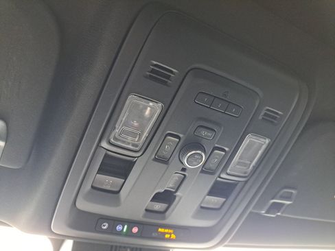 Used 2023 GMC Yukon XL Denali AWD/4WD image 35