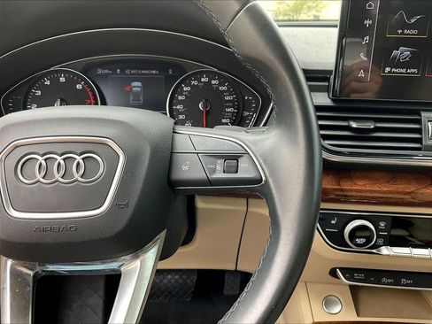 Used 2022 Audi Q5 2.0T Premium w/ Convenience Package AWD/4WD image 12
