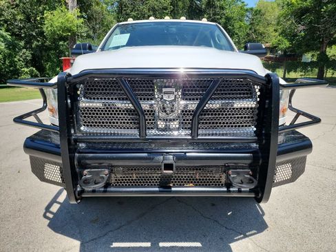 Used 2011 RAM 2500 SLT w/ Luxury Group AWD/4WD image 2