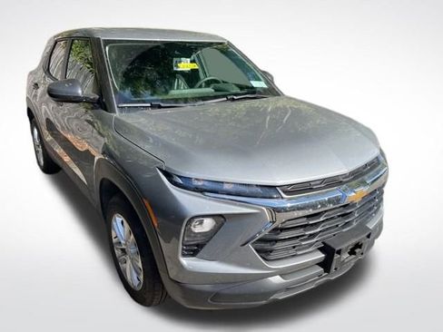Certified 2025 Chevrolet TrailBlazer LS w/ LS Convenience Package image 1