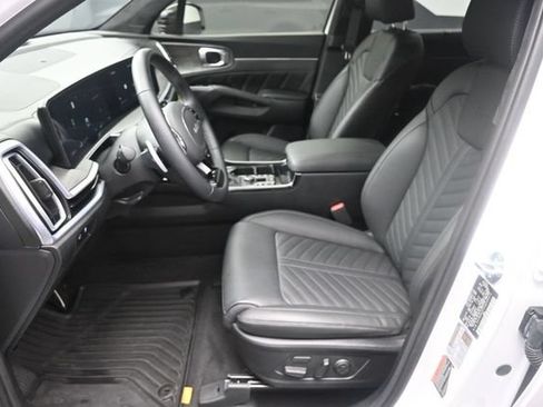 Used 2025 Kia Sorento SX Prestige AWD/4WD image 18