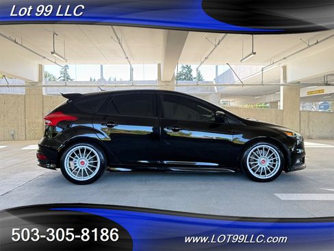 Used 2016 Ford Focus ST w/ Equipment Group 401A FWD image 5