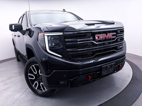 Used 2023 GMC Sierra 1500 AT4 w/ AT4 Premium Package AWD/4WD image 10