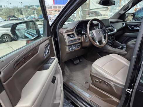 Used 2021 Chevrolet Suburban Z71 w/ Z71 Off-Road Package image 11