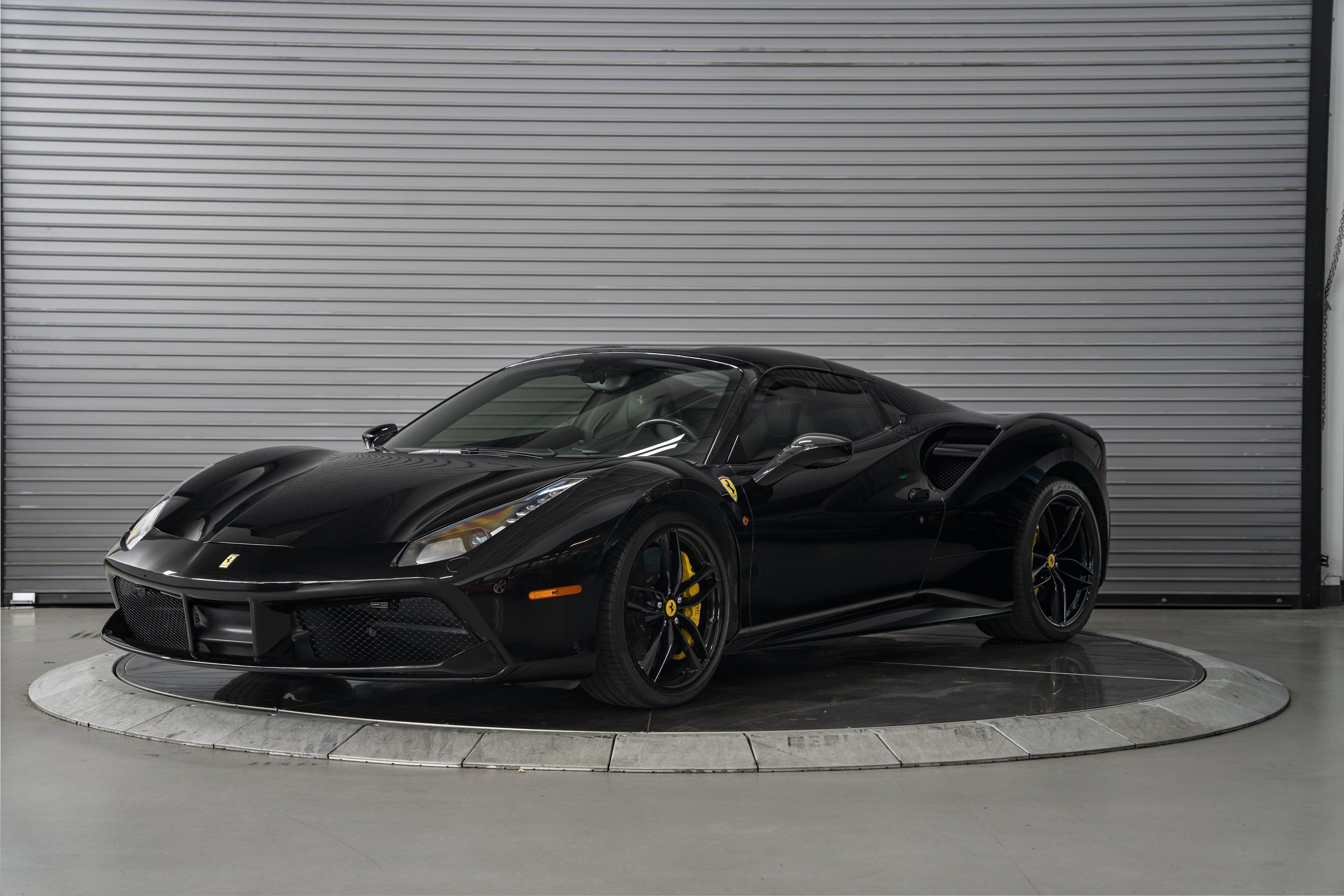 Used 2018 Ferrari 488 Spider RWD image 10