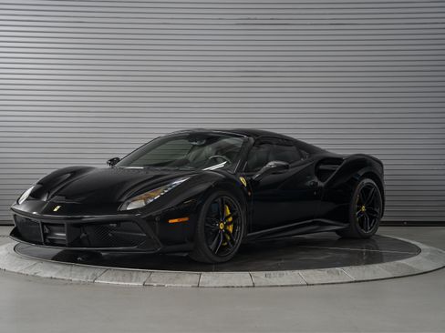 Certified 2018 Ferrari 488 Spider RWD image 10
