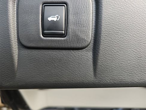 Used 2023 Nissan Murano SL w/ SL Moonroof Package image 13