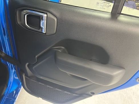 New 2025 Jeep Gladiator Sport image 20