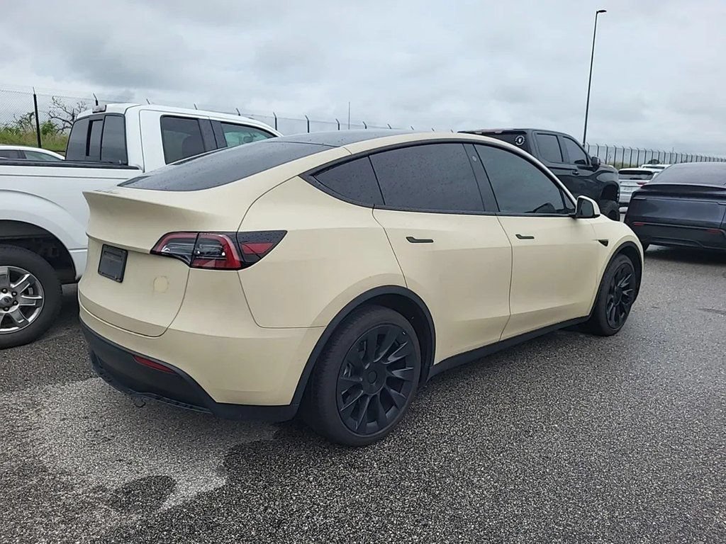 Used 2022 Tesla Model Y Long Range AWD/4WD image 4