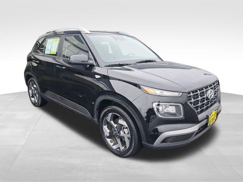 Used 2026 Hyundai Venue SEL FWD image 8