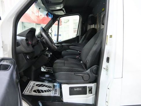 Used 2019 Mercedes-Benz Sprinter 1500 w/ Driver Convenience Package image 17
