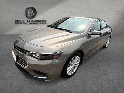 Used 2018 Chevrolet Malibu LT FWD image 1