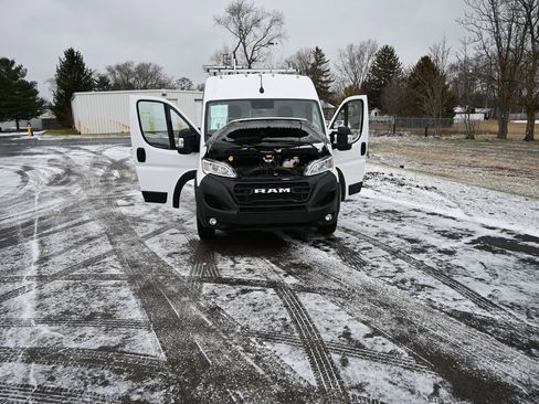 Used 2024 RAM ProMaster 2500 w/ Convenience Group image 44