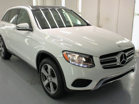 Used 2017 Mercedes-Benz GLC 300 w/ Premium 1 Package image 11