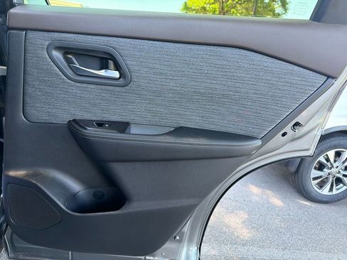 Used 2023 Nissan Rogue SV FWD image 29