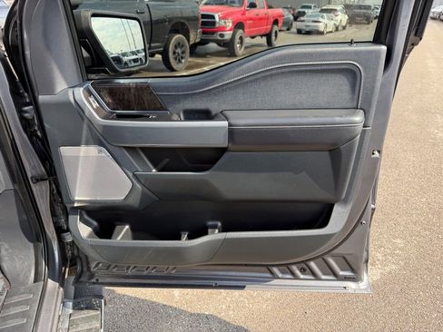 Used 2021 Ford F150 Lariat w/ Trailer Tow Package image 19