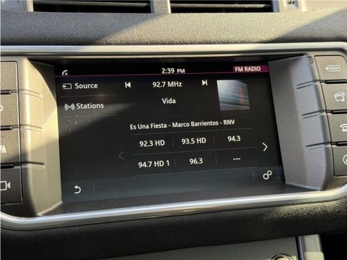 Used 2019 Land Rover Range Rover Evoque SE image 44