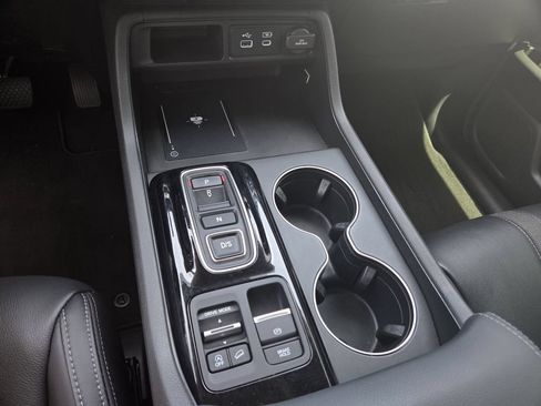 Used 2025 Honda Pilot EX-L image 13