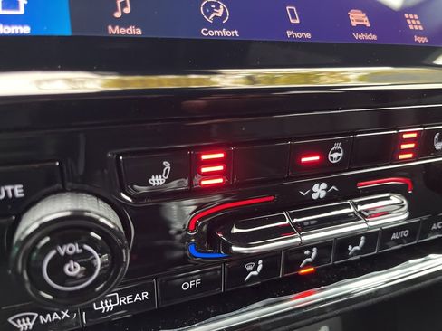 New 2025 Jeep Grand Cherokee L Limited image 5