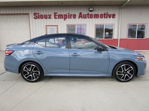 Used 2024 Nissan Sentra SR FWD image 10