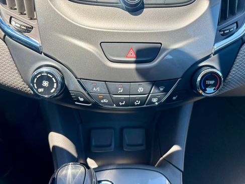 Used 2017 Chevrolet Cruze LT w/ Convenience Package FWD image 24