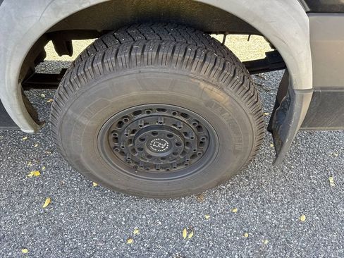 Used 2016 Mercedes-Benz Sprinter 2500 image 25