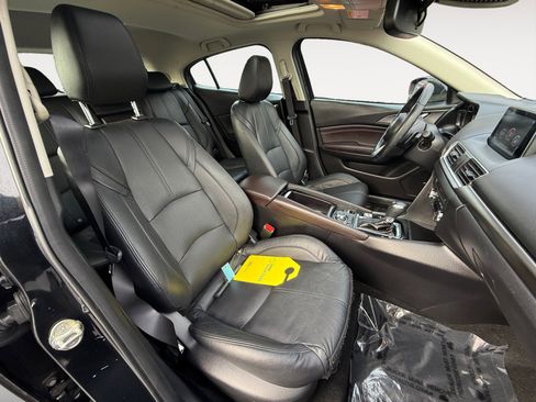 Used 2018 MAZDA MAZDA3 Grand Touring w/ Premium Equipment Package image 19