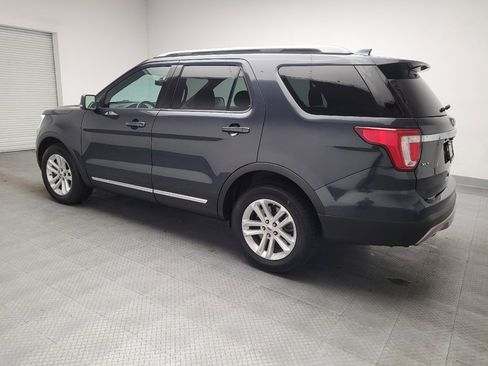 Used 2017 Ford Explorer XLT w/ Equipment Group 201A FWD image 3