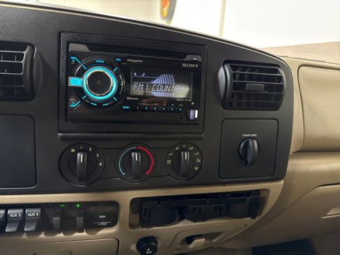 Used 2005 Ford F350 XLT image 26