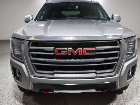 Used 2023 GMC Yukon XL AT4 AWD/4WD image 4