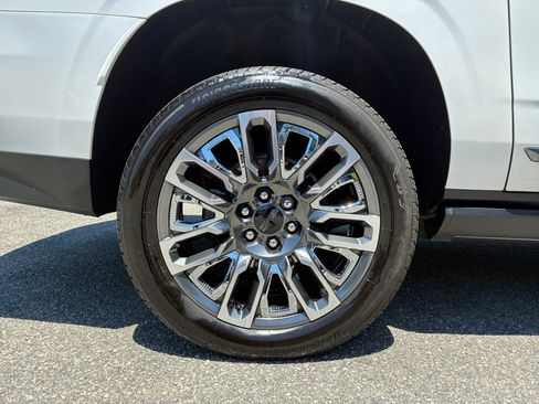 Used 2024 GMC Yukon XL Denali Ultimate AWD/4WD image 22
