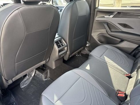New 2026 Volkswagen Tiguan SE R-Line AWD/4WD image 9