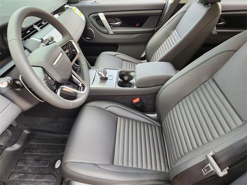 New 2025 Land Rover Discovery Sport S image 9