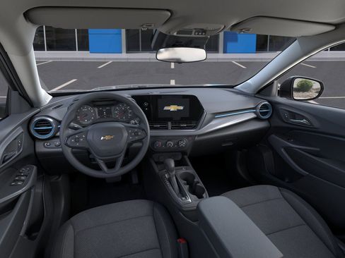 New 2025 Chevrolet Trax LS w/ LS Convenience Package FWD image 15