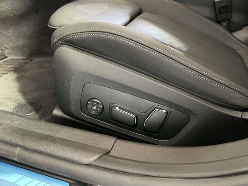 New 2026 BMW 330i Sedan w/ M Sport Package RWD image 15