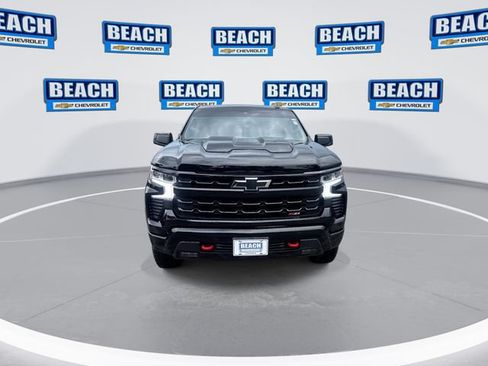 Used 2025 Chevrolet Silverado 1500 LT Trail Boss AWD/4WD image 4