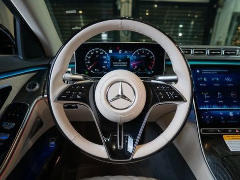 Certified 2025 Mercedes-Benz S 580 4MATIC Sedan image 30