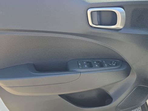 New 2026 Hyundai Venue SE FWD image 17